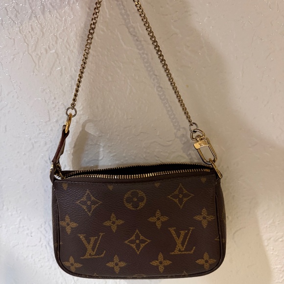 Louis Vuitton Mini Pochette - Picture 7 of 7